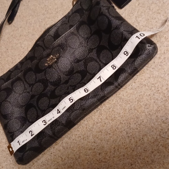 🐾Gray BLACK Patterned Crossbody Bag🎉 - Picture 7 of 13